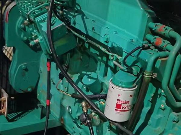 绥滨如何确定新的发电机组控制系统是否与原系统兼容？